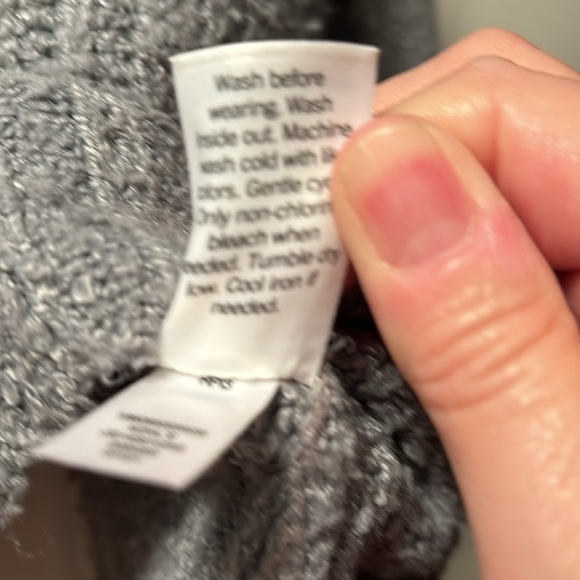 SO grey soft v neck sweater size large - Picture 5 of 5